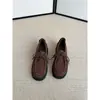 Zapatos negros mocasines marrones para mujer 2025 nuevos zapatos de otoño e invierno para mujer zapatos de cuero pequeños esmerilados mocasines de gamuza