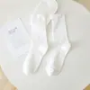 Calcetines de Felpa Blancos Calcetines de Media Pantorrilla para Mujer Algodón Ins Calcetines de Confinamiento de Moda Calcetines Sueltos Sin Costuras Estilo Japonés Calcetines Sin Costuras