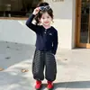 Conjunto de Suéter da Moda e Calça Listrada para Meninas Primavera e Outono 2026, Conjunto de Duas Peças de Outono para Crianças