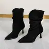 Botas nuevas para mujer, modernas y elegantes, con un estilo retro, un tacón fino y un diseño simple de tacón alto. Estas botines son perfectas para el otoño e invierno de 2026, con una apertura de estilo coreano.