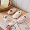 Zapatos Caminadores Blancos de Malla Transpirable con Bordado de Dibujos Animados Dulces para Bebés y Niños Pequeños 2026 Nuevos Primavera/Verano