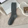 Meias de trigo com estampa escura, femininas, 100% algodão, estilo Miu, outono/inverno, retrô, design vazado, meias de cano médio, adequadas para sandálias Birkenstock, meias para gestante
