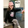 Camiseta de manga comprida para meninas 2026 primavera e outono nova estilosa camiseta básica de primavera infantil para crianças mais velhas, top de algodão puro com desenho