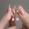 S925 Plata Esterlina Perla Sintética Hebilla de Oreja Estilo Coreano Elegante Diseño de Nicho Sensación de Lujo Ligero Avanzado Aretes de Círculo M03170