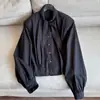 Nova camisa de algodão lisa 2026, design estiloso com gravata borboleta, ombros acolchoados e estilo cardigã, atacado H21ET9903
