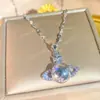 Moda Transfronteiriça Exquisito Colar de Aço Titânio Cravejado com Zircônia para Mulheres, Joia Pingente Versátil de Trevo de Quatro Folhas de Luxo Leve