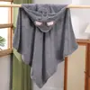 Manta de Bebê Feita de Tecido Coral Fleece, Confortável e Respirável, Design Único de Animal em Desenho Animado, Cor Sólida, Toalha de Banho Respirável com Capuz para Recém-Nascidos