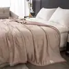 Manta de fleece de coral, manta de inverno para escritório em leite de flanela espessada com felpa para ar condicionado, manta de sofá, adequada para todas as estações.