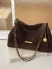 Bolsa Transversal de Nicho da Moda Feminina 2025 Outono/Inverno Nova Bolsa de Ombro com Corrente Camurça Estilosa Versátil Bolsa de Ombro Transversal