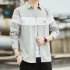 Camisa de Manga Larga con Bloques de Color Otoñales para Hombre Holgada de Marca de Moda Versátil Casual Camisa Chaqueta de Moda Primavera Otoño Versátil Nueva Blanca