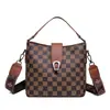 Bolsa Estampada Sensual para Mulheres 2025 Nova Grande Capacidade Retro Carta Bolsa de Ombro Portátil Bolsa Saco Atacado