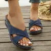 Novos Chinelos Leves de Tira Cruzada com Solado Grosso de Tamanho Grande Estilo Europeu e Americano para Mulheres Uso Externo de Verão Cor Sólida Sandálias de Plataforma para Praia Desejo