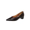 Sapatos Aumentadores de Altura de Pele de Ovelha Lavada para Mulheres, Sapatos de Salto Baixo Vintage, Novos Sapatos de Couro Genuíno para Outono e Inverno, Bico Fino, Acabamento Envelhecido, Salto Médio, Sapatos de Salto Baixo Raso para Mulheres