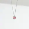 Collar Único de Acero de Titanio con Corazón de Doble Cara para Mujer, Cadena para Clavícula de Lujo Ligero Estilo Europeo y Americano, Cadena de Cuello de Corazón Rojo Pequeño Versátil de Diseño Moderno