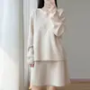 Conjunto de Dos Piezas para Mujer 2026 Otoño/Invierno Nuevo Suéter de Punto de Lana Pura Bordado Hueco Cuello en V Manga Larga Falda Corta