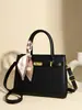 Bolso Grande de Mano Simple y Versátil para Mujer, Estilo Nuevo, Sensación de Alta Gama, Bolso de Hombro y Cruzado, Bolso de Mujer Moderno, Elegante y Práctico