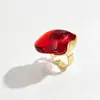 Anillo Retro Europeo y Americano de Forma Irregular con Borde de Resina Exagerado, con un Toque de Alta Gama, Anillo Versátil y Ajustable para el Dedo Índice