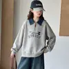 Traje Casual de Otoño para Niñas 2026 Nuevo Estilo Coreano Chic de Moda Sudadera de Primavera Otoño Pantalones de Mezclilla Conjunto de Dos Piezas