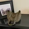 Bolso de axila retro americano con estampado de leopardo para mujer, estilo casual, bolso de mano único, gran capacidad, adecuado para el trabajo y los desplazamientos, bolso tipo empanada