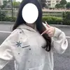 Moletom com Capuz Bordado de Floco de Neve Outono/Inverno 2026, Blusa de Moletom Pesada Tendência para Casais, Jaqueta Espessa Nova com Forro de Fleece