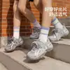 Zapatos casuales de moda y versátiles para niñas, nueva colección primavera/otoño 2026, zapatos infantiles de suela blanda estilo Forrest Gump, para niños mayores, zapatos de padre para exteriores
