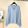 Camiseta de manga larga de algodón modal para mujer, talla grande, cuello en V, camiseta base adelgazante, corte holgado, top protector solar, estilo casual japonés y coreano