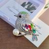 Broche de pássaro pega-pega de alta qualidade fofo delicado corsage anti-luz senso de personalidade de alto nível acessórios de pino de cor para terno