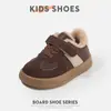 Zapatos de algodón para niños y niñas 2026 modelo nuevo de invierno, zapatos de invierno cálidos forrados de lana de cordero para niños, zapatos de algodón para bebés niñas