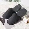 Pantuflas desechables hotel hotel casa de huéspedes hotel antideslizantes no tejidas máquina para fabricantes ultrasónicos al por mayor personalizado