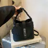 Bolsa Saco Design de Nicho Fashionável Nova Coleção Primavera 2026 Casual Texturizada Elegante para Mulheres Ombro Transversal