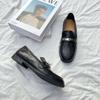 Mocassins de Pele de Ovelha com Textura Manual para Todas as Estações Sapatos Femininos Retrô Britânicos Sapatos Pequenos de Couro Preguiçosos Mocassins de Commuter de Uma Perna