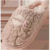Nuevas pantuflas de algodón 2026, unisex, para uso interior en invierno, cálidas, engrosadas y antideslizantes, adecuadas para usar en casa y uso posparto, estilo invernal para mujer