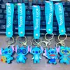 Llavero de Oso con Bayas de Dibujo Animado de Moda Tiene Problemas Ciudad de Videojuegos Máquina de Garra Colgante de Llavero de Coche para Regalo Venta al por Mayor