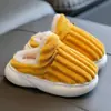 Pantuflas de algodón para mujer, pantuflas de invierno antideslizantes de suela suave, nuevo estilo 2026, cálidas y que cubren el talón, adecuadas para uso posparto, y también disponibles en una versión fina de verano