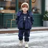 Conjunto de Lã de Inverno para Meninos Novo Estiloso Espesso Roupa de Inverno para Crianças Estilo Coreano Colete com Capuz Conjunto de Três Peças Tendência