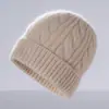 Gorro de Lana Retorcida de Cachemira de Color Sólido Estilo Coreano Otoño e Invierno para Hombres y Mujeres Cálido con Protección para los Oídos Gorro de Punto Engrosado Casual para el Frío