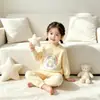 Comércio Exterior Conjunto de Pijama Infantil Primavera e Outono Fofo Manga Longa Calça com Punho para Bebês e Crianças Pequenas Roupa de Casa e para Sair Conjunto Doce de Duas Peças