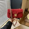 Bolsa Vermelha Feminina 2026 Novo Estilo Bolsa de Casamento Outono Retro Corrente Transversal Pequena Quadrada Bolsa para Casamento Noiva Madrinha