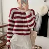 Foto real Suéter de rayas estilo coreano para mujer Otoño e invierno Nuevo cárdigan de punto reductor de edad Top para mujer Blanco