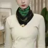 Bufanda Nueva de Algodón y Lino Cuadrada Pequeña para Mujer Otoño e Invierno, Moderna y Versátil, Bufanda Cálida, Hebilla Magnética, Procesamiento Decorativo y Personalización