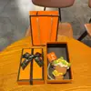 Ramo para el Día del Maestro, Llavero de Flor Sostenido a Mano, Producto Terminado de Ganchillo de Flor Artificial Rosa, Regalo Creativo, Regalo para el Día del Maestro