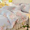 Falda de cama de encaje gruesa estilo princesa de cuatro piezas, patrón floral pequeño, todo algodón, colcha, funda de edredón, ropa de cama individual y matrimonial