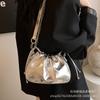 Moda Francesa de Nicho Bolsita Popular para Mujer 2026 Nuevo Bolso de Hombro Personalizado de Moda Bolso Cruzado Plegado Nube