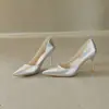 Sapatos de salto alto prateados para mulheres, novo modelo 2026, adequados para saias, couro macio elegante, bico fino dourado, confortáveis para os pés, sapatos versáteis para damas de honra