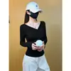 Camiseta Delgada de Nuevo Estilo con Cuello Oscilante para Mujer 2025 Diseño para Viajar Moda Nicho Chic Top Delgado de Manga Larga
