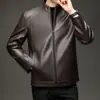 Nova jaqueta de couro masculina de outono com gola alta, jaqueta de couro casual estilosa para homens jovens e de meia-idade, casaco masculino bonito