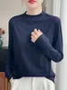 Suéter de punto simple y versátil de cuello medio alto y manga larga, agradable para la piel, para mujer, cálido top de punto para otoño e invierno A14007