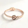Novo Preço Especial de Fábrica Titânio Aço Inoxidável Zircônia Incrustada Alta Qualidade Cor Pulseira Moda Feminina Formato C Tendência Pulseira de Casal
