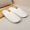 Directamente del fabricante: venta al por mayor de pantuflas desechables para hoteles y casas de huéspedes, con pantuflas de algodón de tejido cepillado, antideslizantes y engrosadas, disponibles en stock