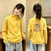 2026 Outono/Inverno Nova Camiseta de Manga Longa para Meninas Camada Base Lã Alemã Infantil Estilosa Quente Crianças Médias e Grandes Top Versátil